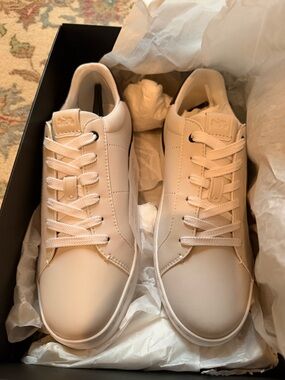 Coach Women's Off-White Leather Low-Top Sneakers